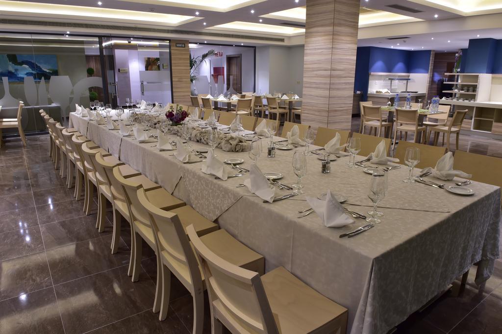 Az Hotels Zeralda Bagian luar foto