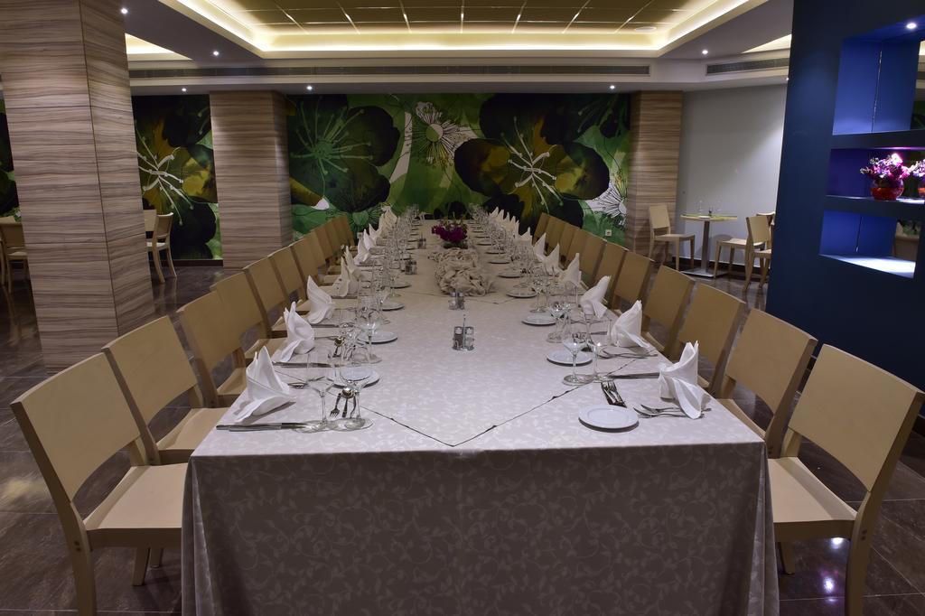 Az Hotels Zeralda Bagian luar foto