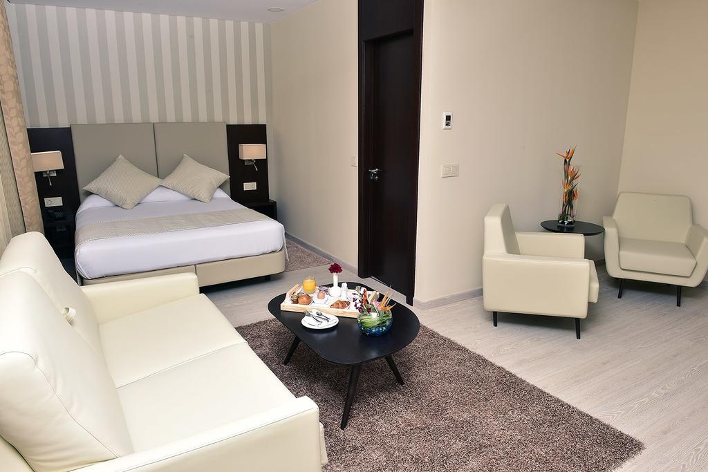 Az Hotels Zeralda Bagian luar foto