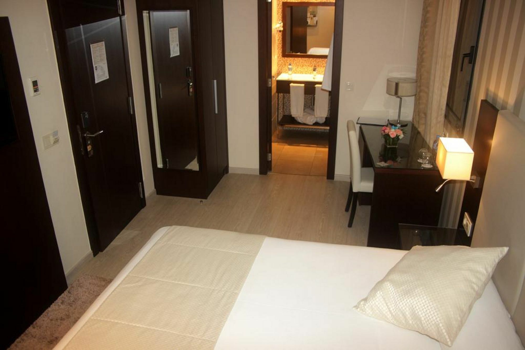 Az Hotels Zeralda Bagian luar foto