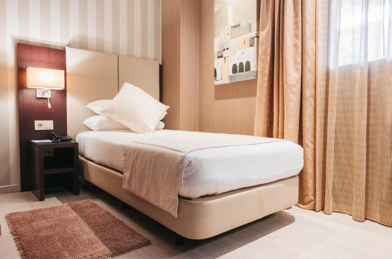 Az Hotels Zeralda Bagian luar foto